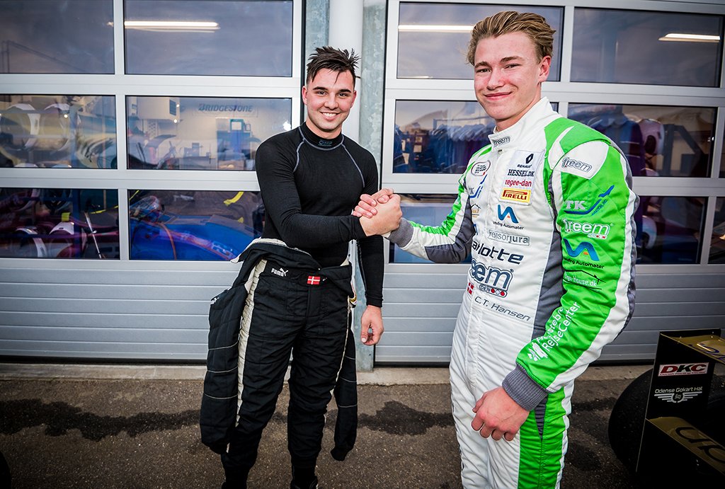 Disse to gentlemen underviste i formelracing på Jyllandsringen
(Foto: Formel 4 Renault Danmark)